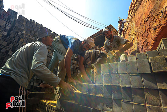 العمل بجد ونشاط من العمال العمل بجد ونشاط من العمال