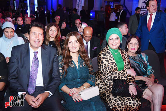 هاني رمزي وعدد من حضور الحفل هاني رمزي وعدد من حضور الحفل