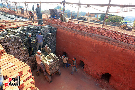 تنظيم الطوب الطفلي قبل الحرق تنظيم الطوب الطفلي قبل الحرق