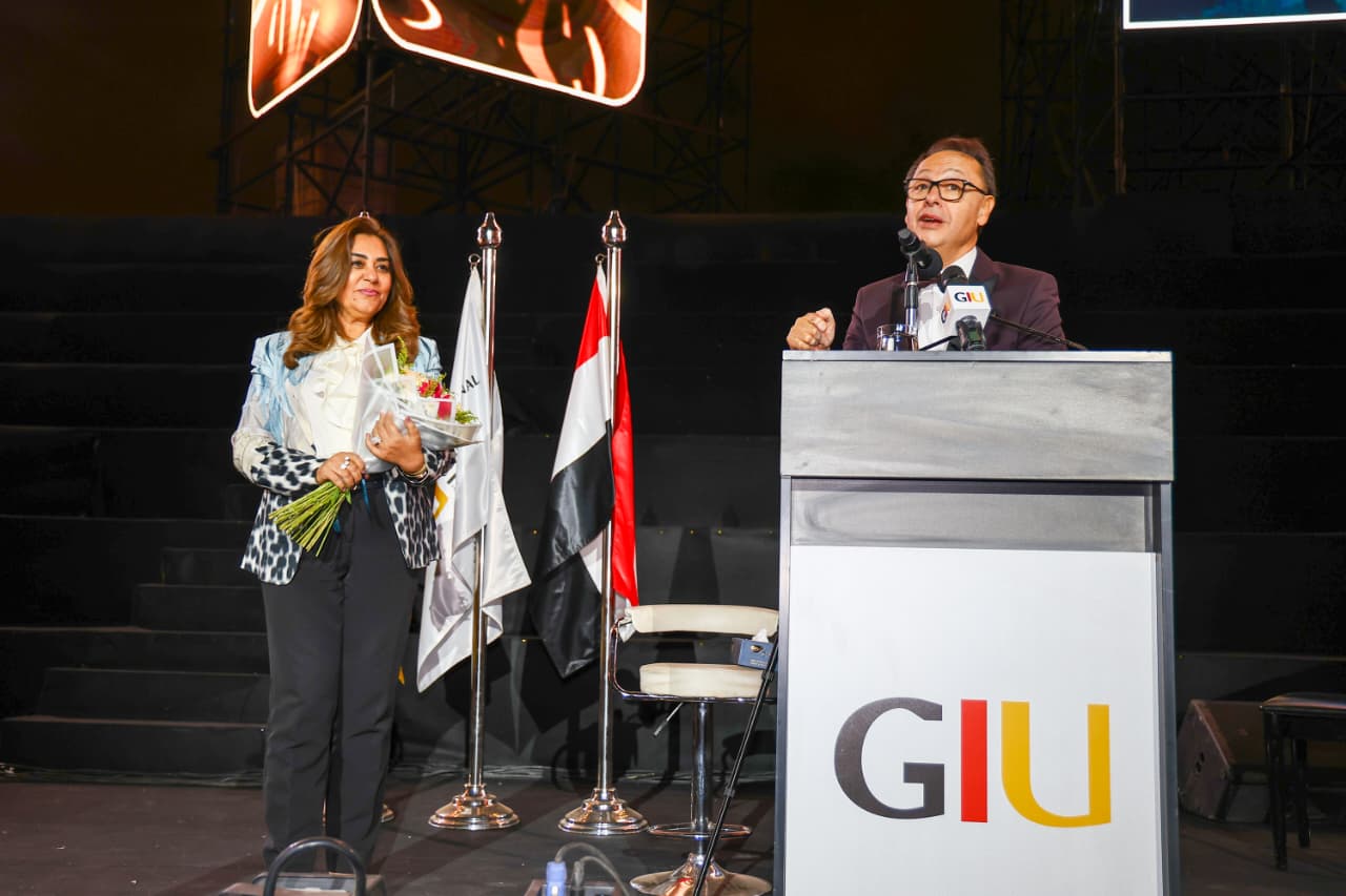 وزيرة التنمية المحلية تشهد احتفالية الجامعة الألمانية الدولية بتخريج دفعة طلاب جديدة (3)