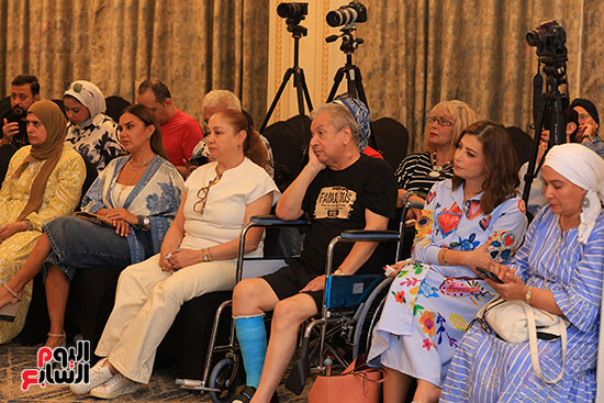 حضور الندوة