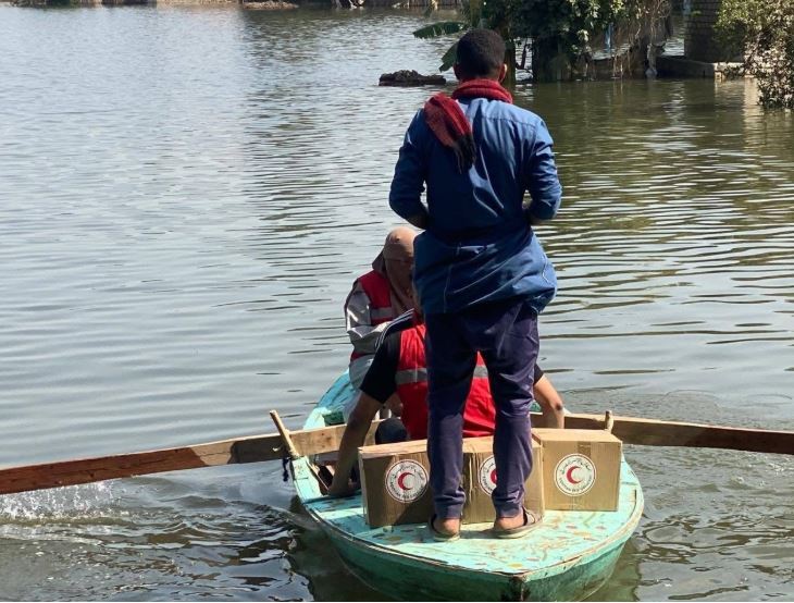 حملات الإغاثة لمتضرري الفيضان (1)