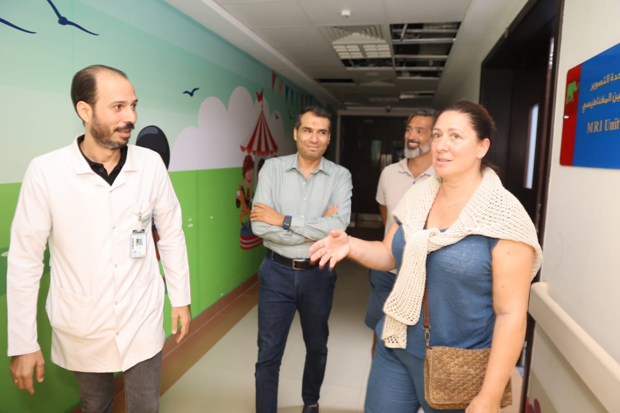 خبيرة الطاقة الذرية الدولية أناليزا تيريني تشيد بتجربة مستشفى علاج الأورام بالصعيد