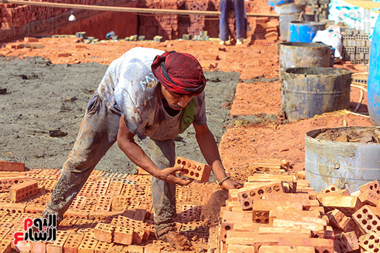 جهد كبير في صناعة الطوب جهد كبير في صناعة الطوب