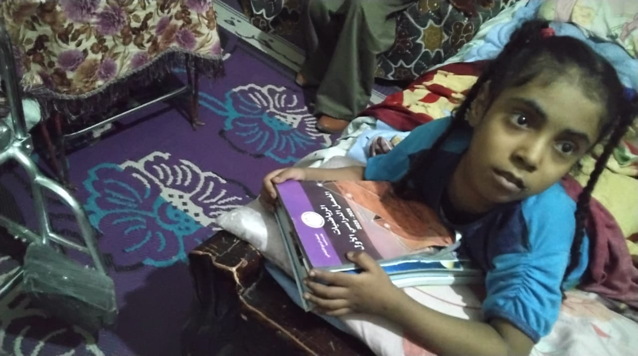 شهد تحتضن الكتب 