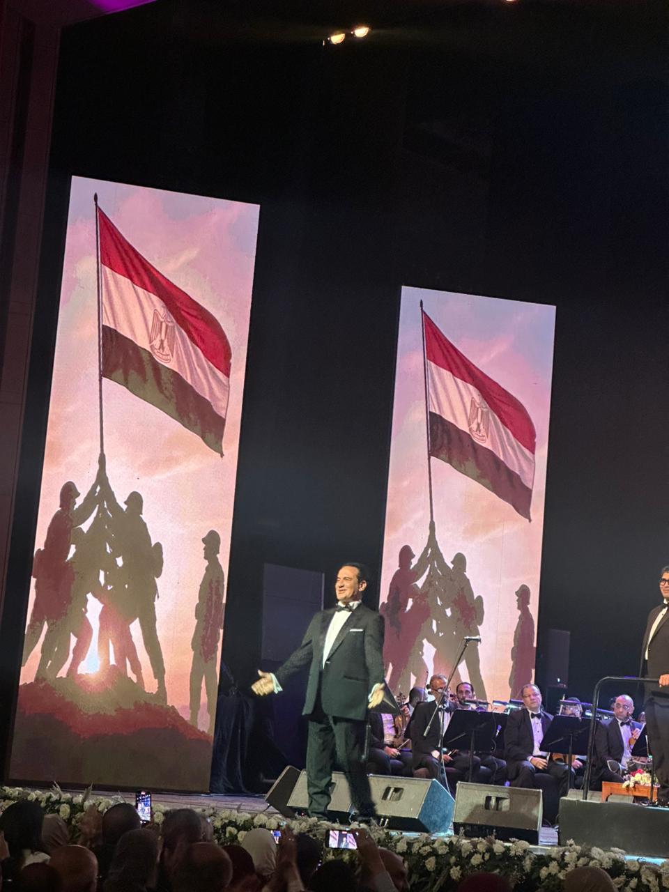 محمد ثروت يقدم يا حبيبتي يا مصر ومصر يا أول نور في الدنيا (1)