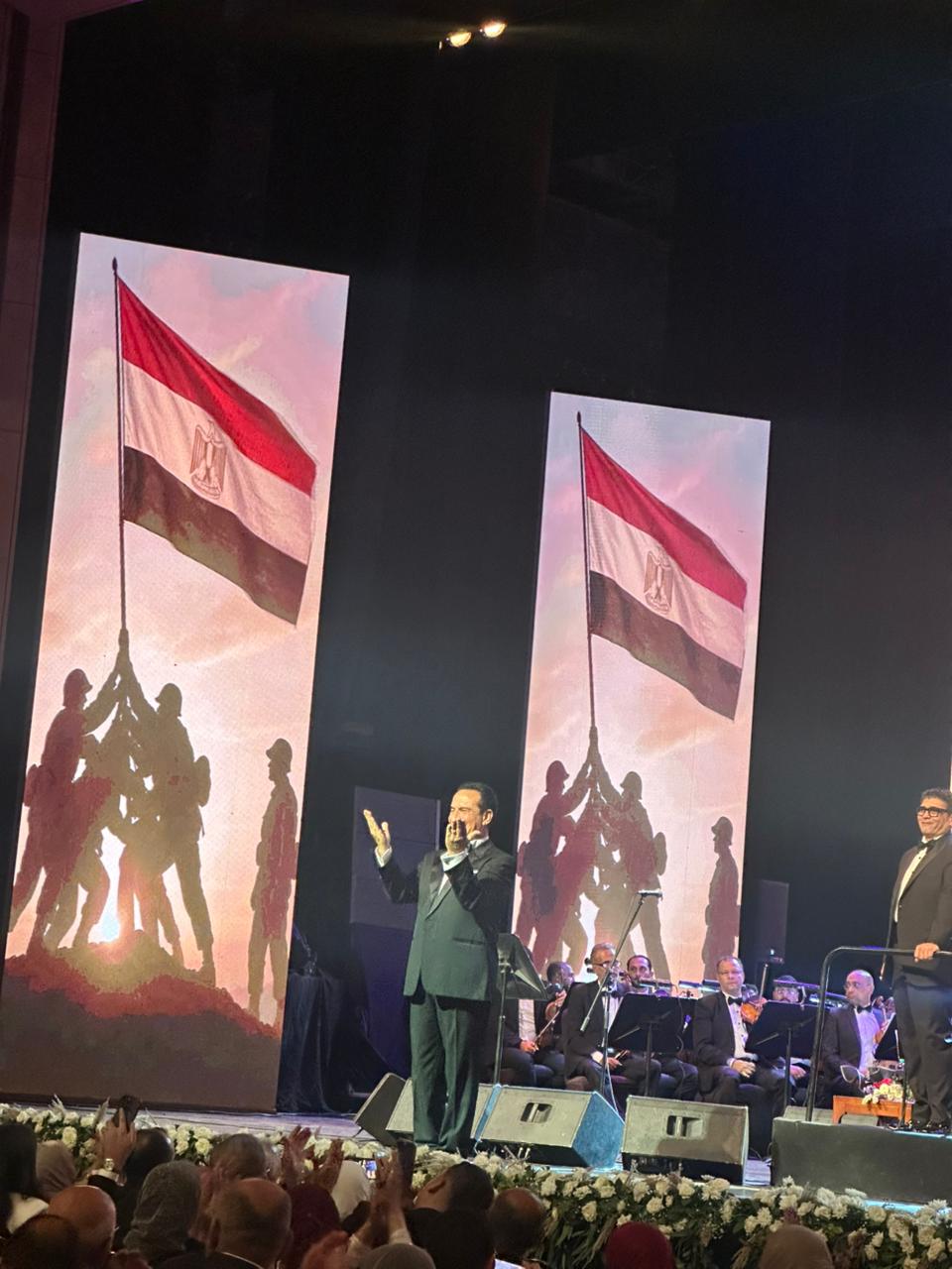 محمد ثروت يقدم يا حبيبتي يا مصر ومصر يا أول نور في الدنيا (2)