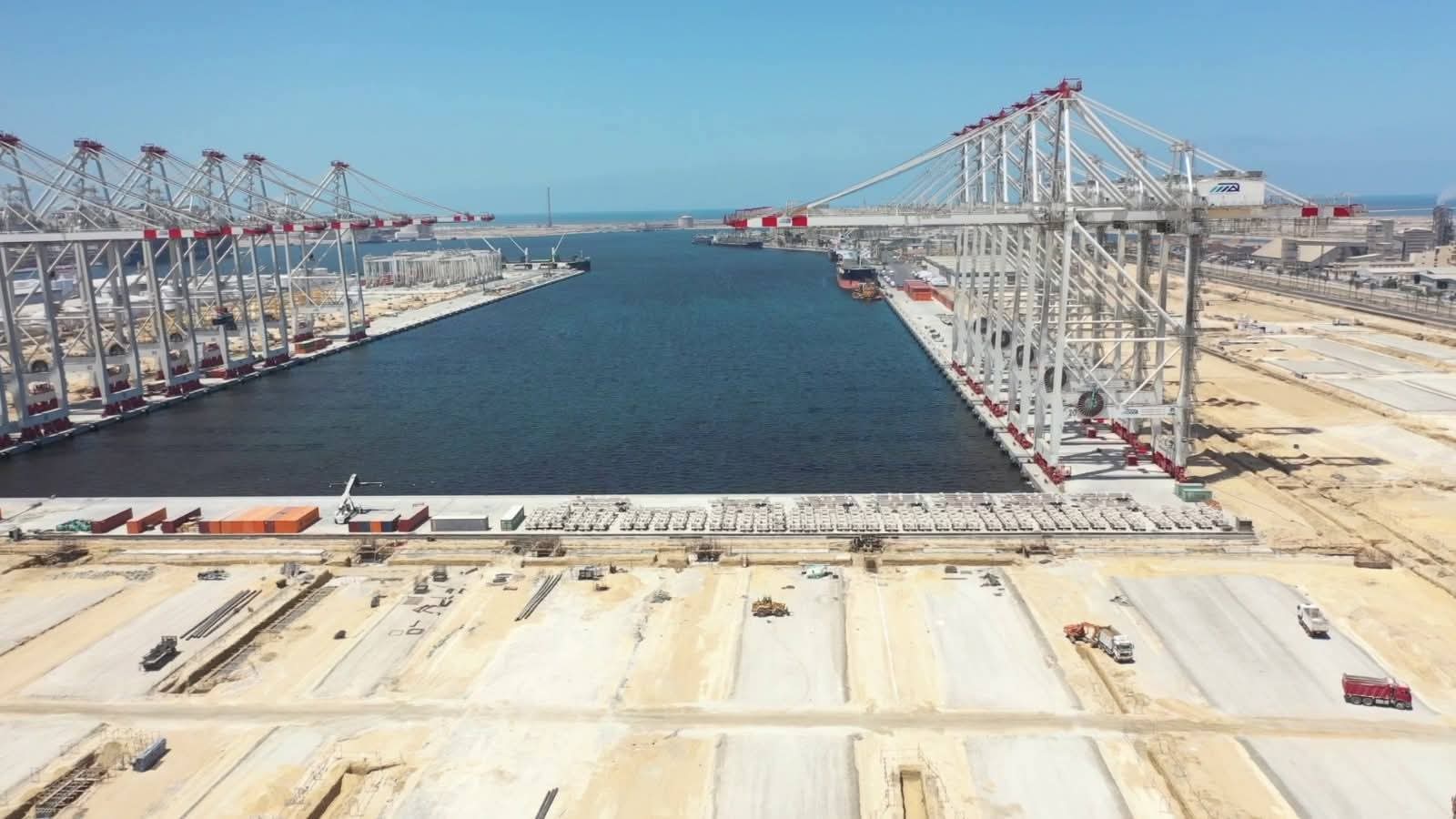 محطة حاويات تحيا مصر 1 بميناء دمياط (6)