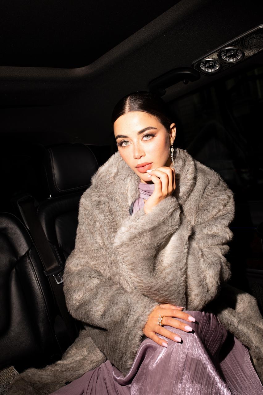 يارا السكرى من مشاركتها فى احد عروض الازياء فى باريس