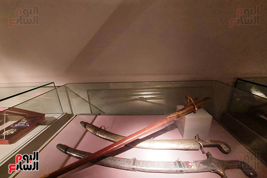 مجموعة-من-السيوف-الخاصة-بالرئيس