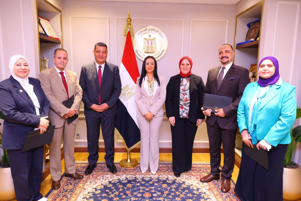 خلال التكريم