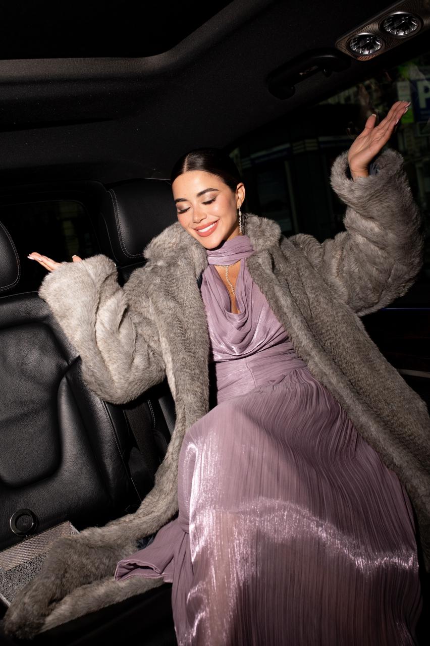 يارا السكرى فى باريس