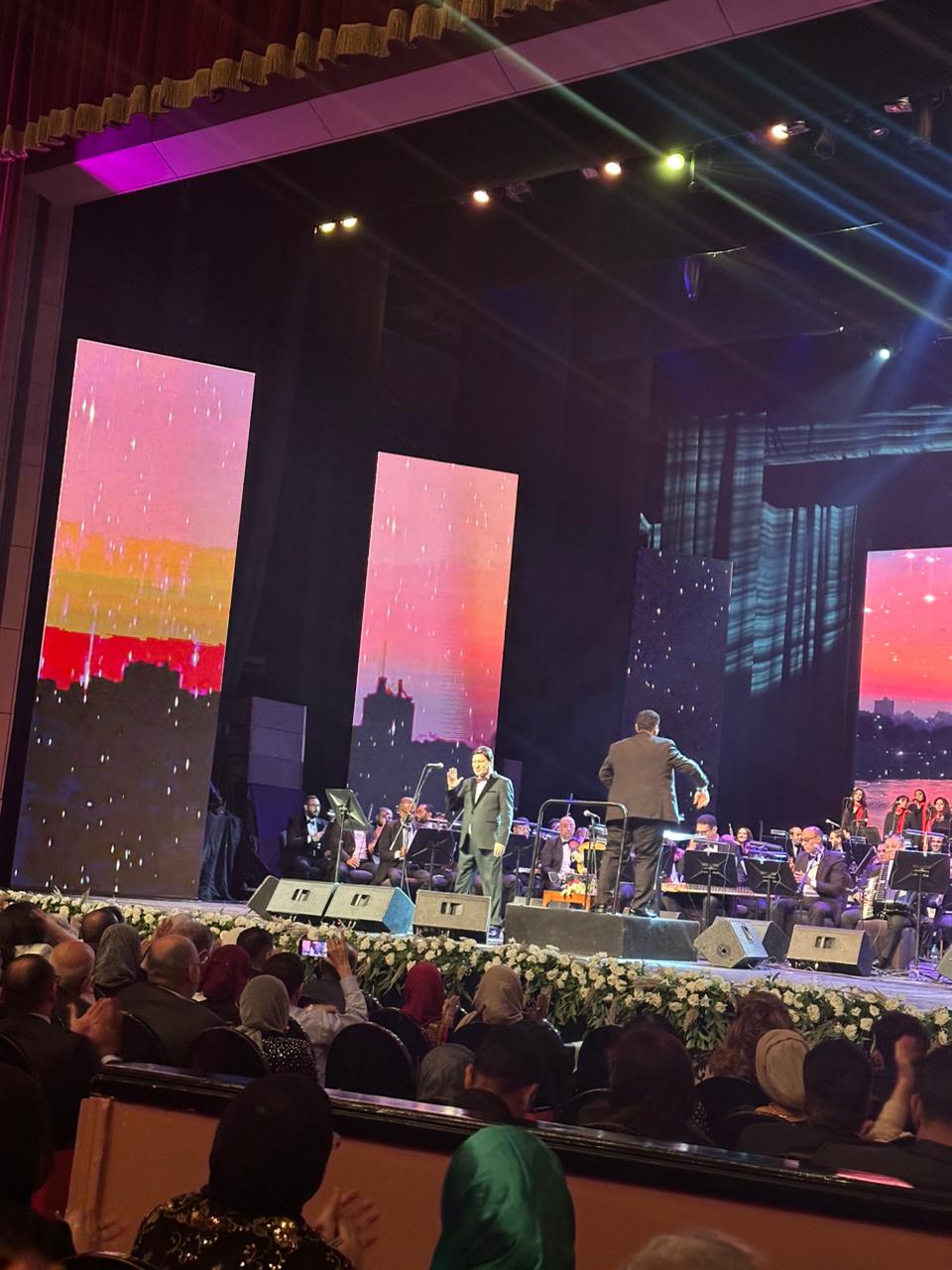 محمد الحلو يفتتح فقرته في حفل الأوبرا بأغنيتي يا بوي وأهيم شوقا والجمهور وحشتنا (3)