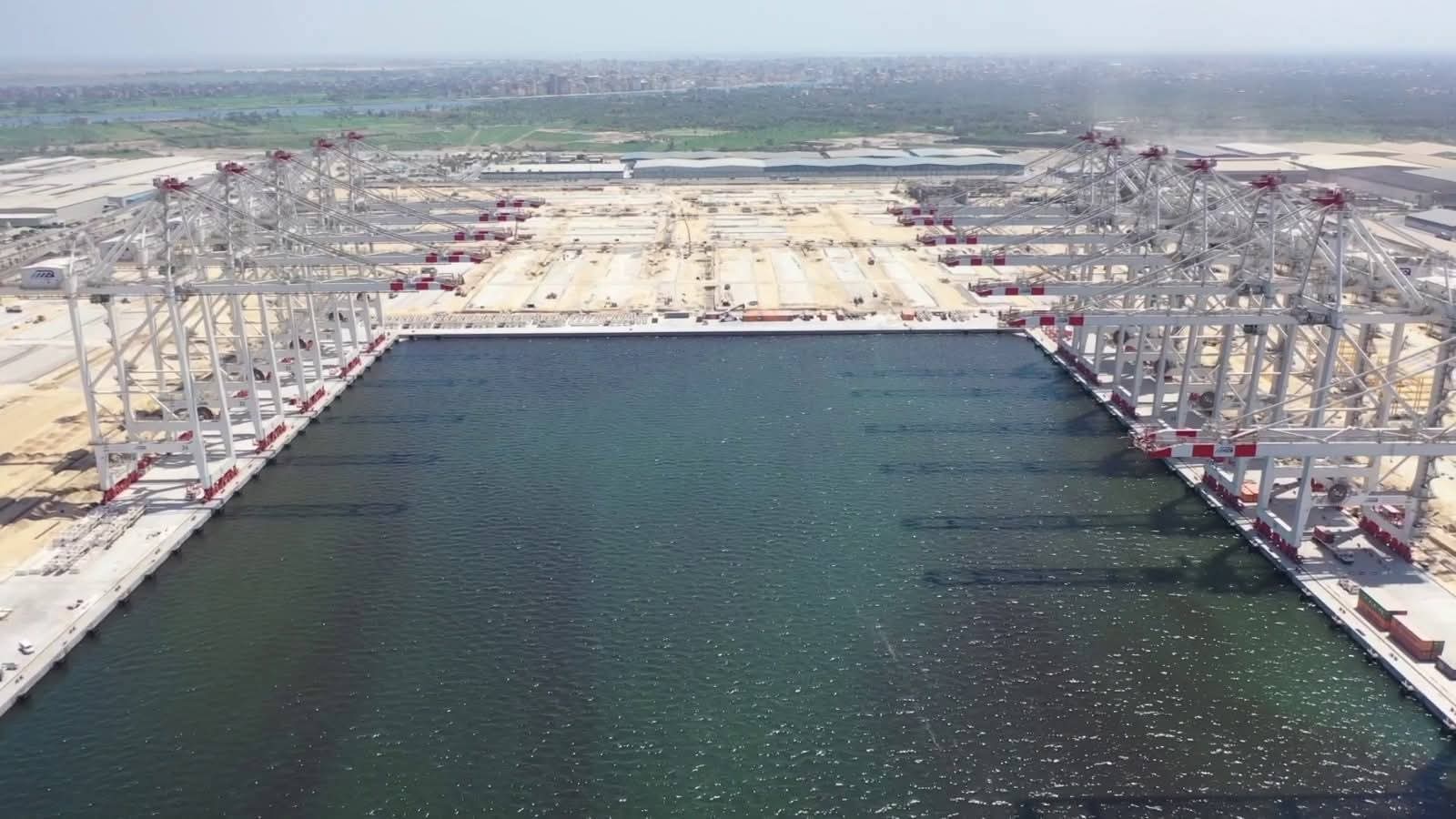 محطة حاويات تحيا مصر 1 بميناء دمياط (8)