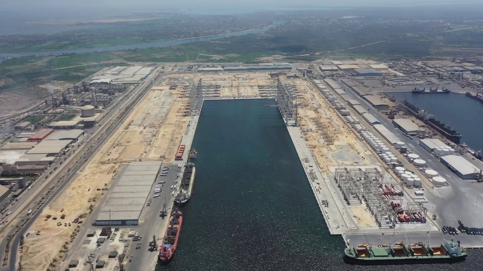 محطة حاويات تحيا مصر 1 بميناء دمياط (2)