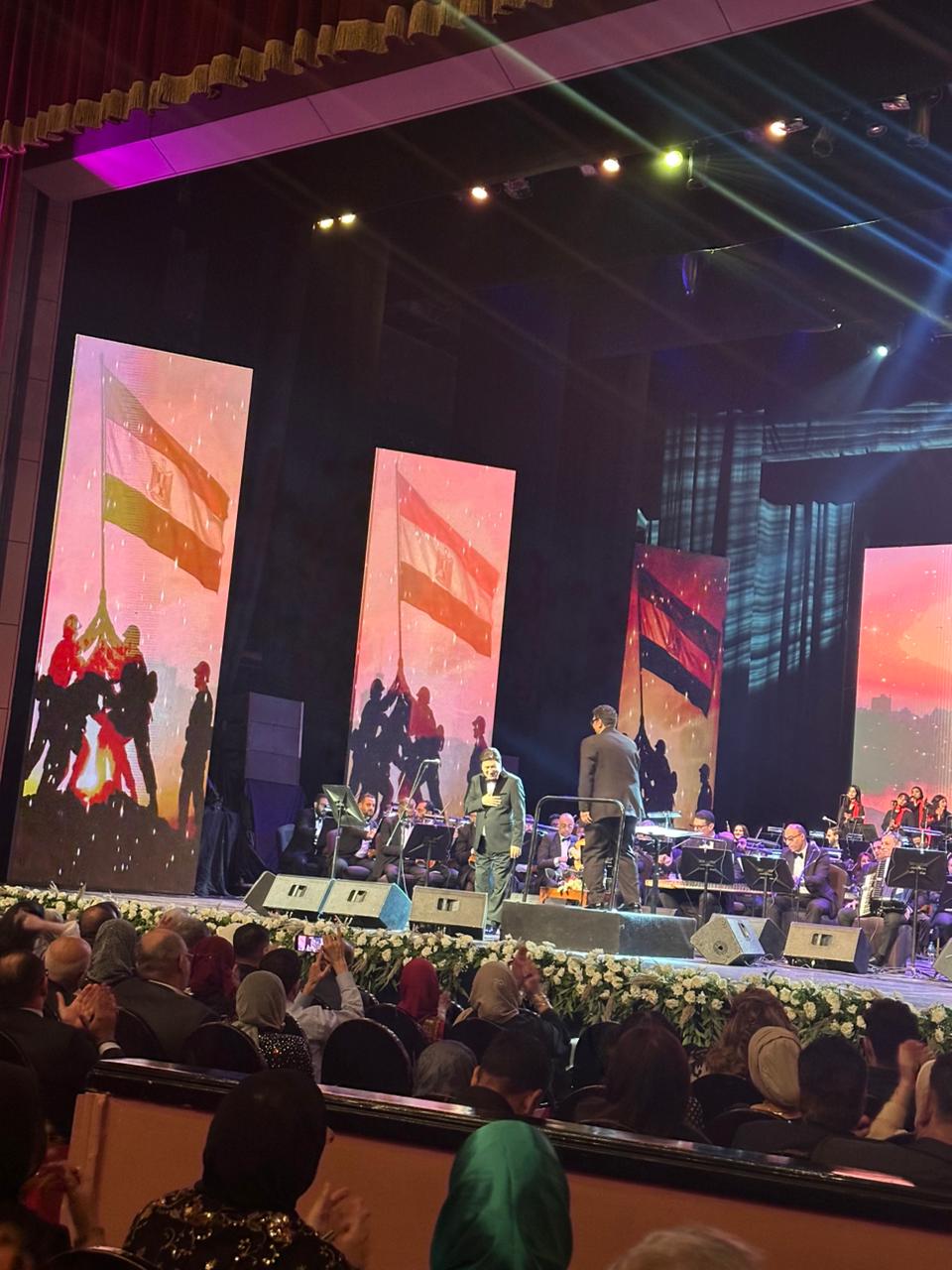 محمد الحلو يفتتح فقرته في حفل الأوبرا بأغنيتي يا بوي وأهيم شوقا والجمهور وحشتنا (2)