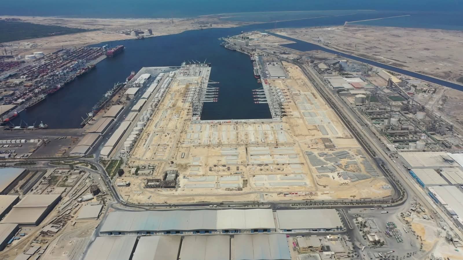 محطة حاويات تحيا مصر 1 بميناء دمياط (4)