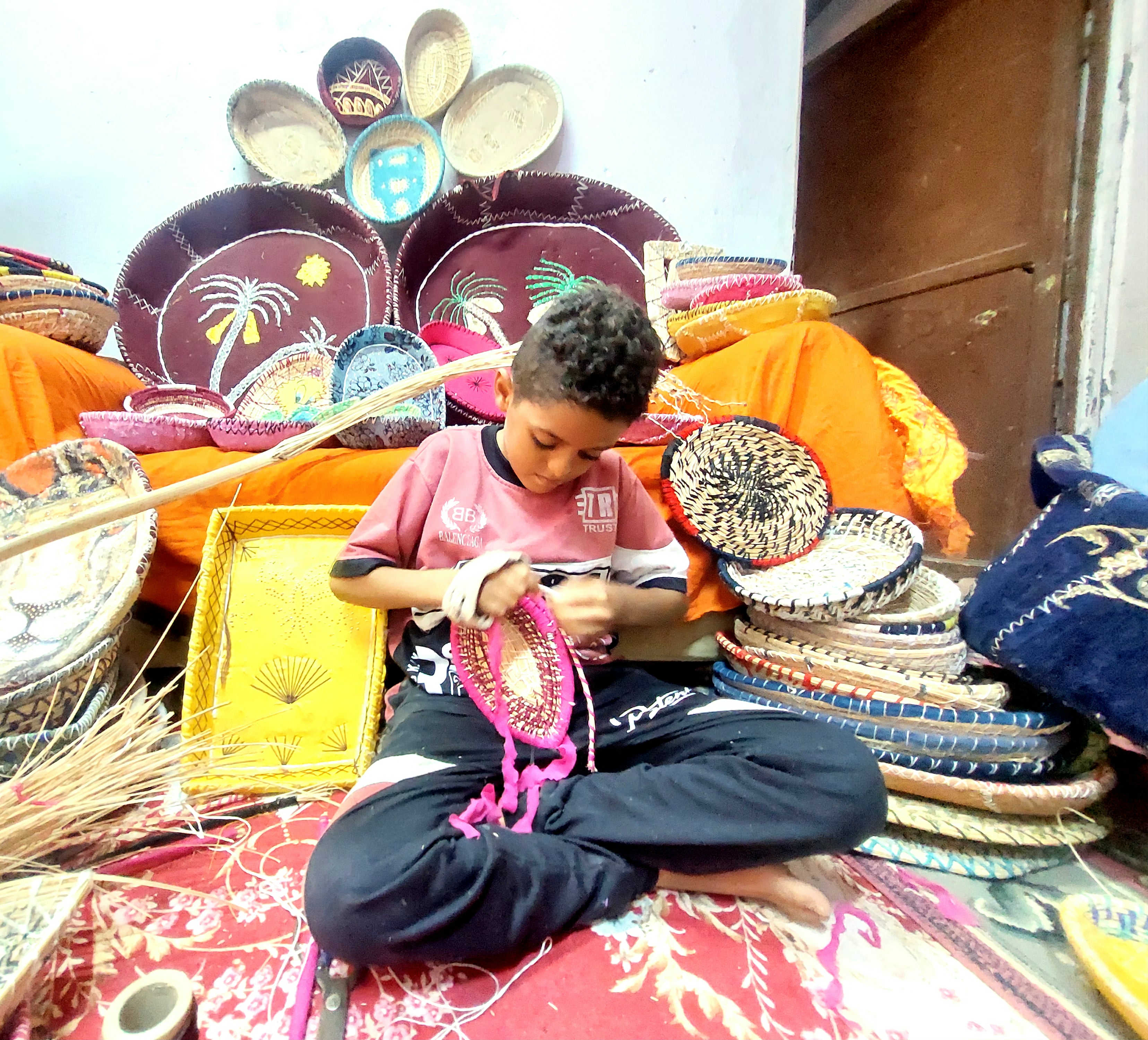 قطع فنية من عرجون النخيل فى الوادى الجديد (2)