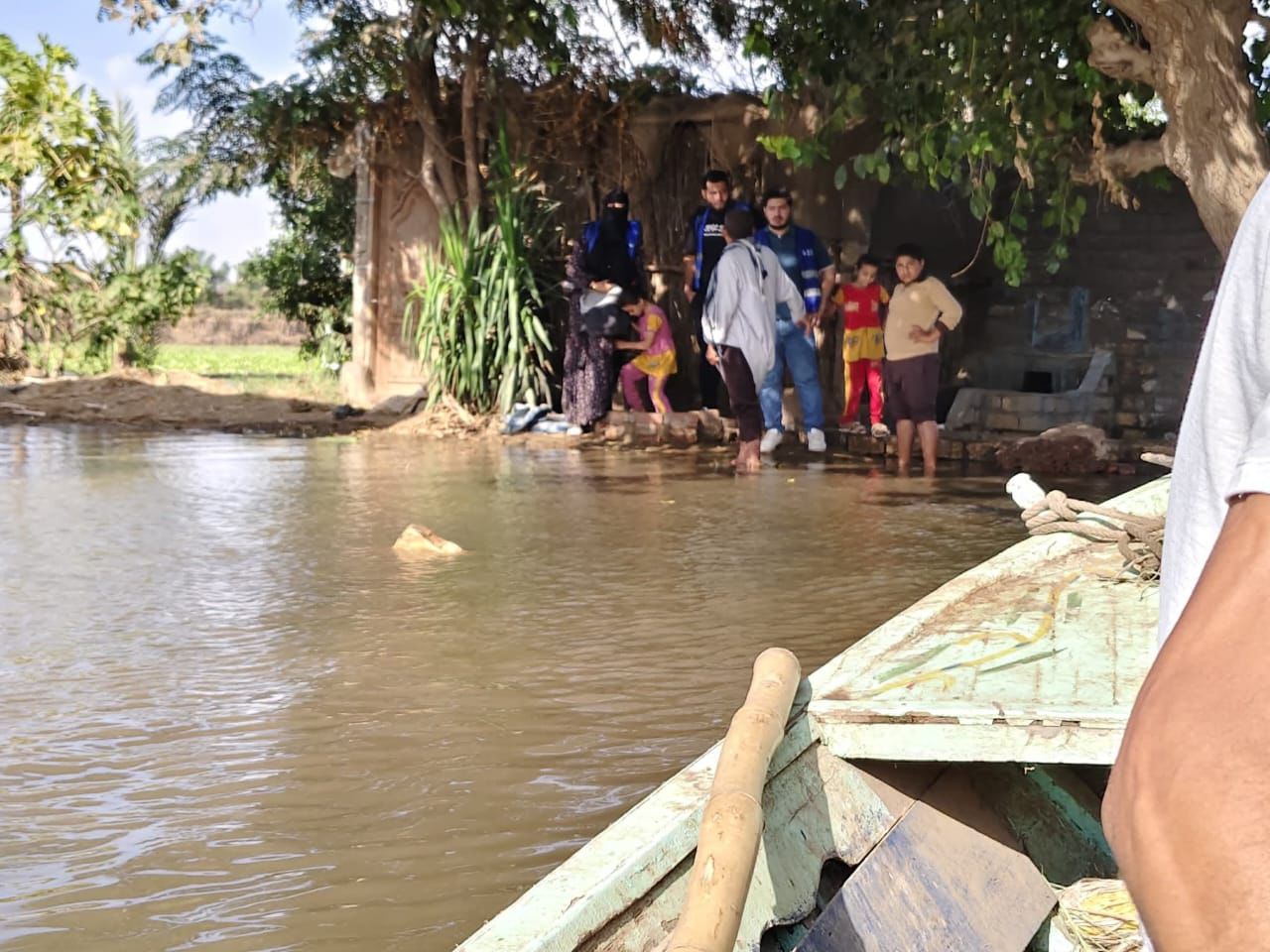 صناع الحياة عضو التحالف الوطني تستجيب لأزمة ارتفاع منسوب مياه نهر النيل بالمنوفية (3)