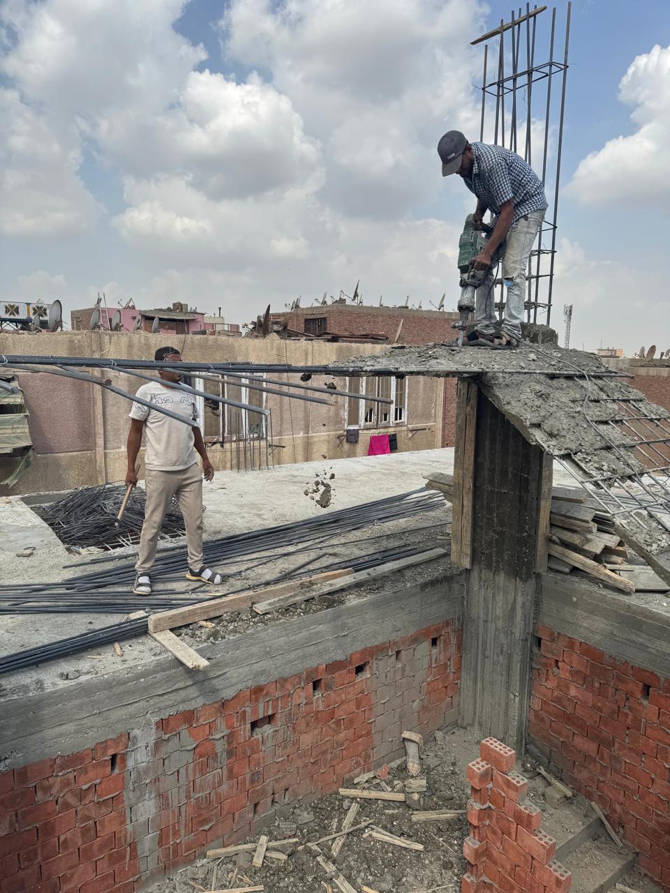 محافظة الجيزة تزيل 4 حالات بناء مخالف فى الوراق وكرداسة (3)