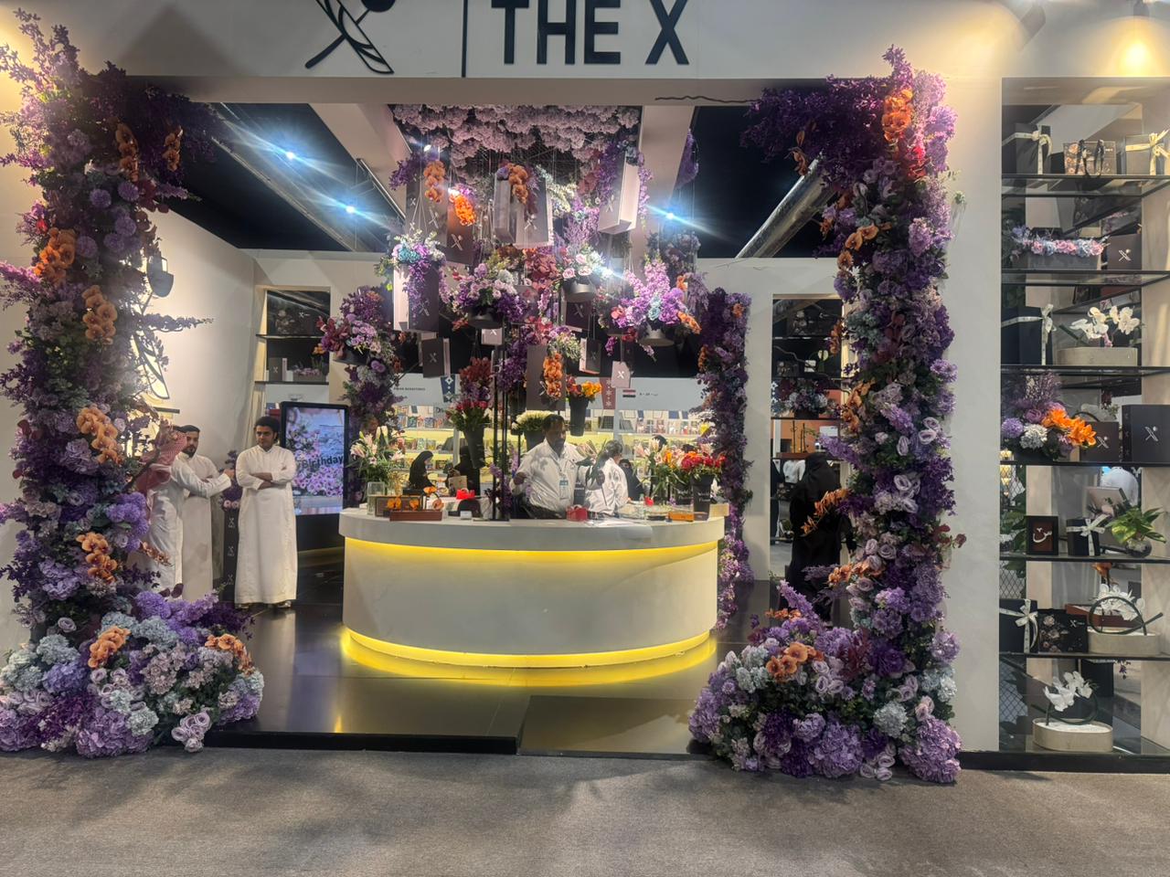 الورود تزين معرض الرياض الدولي للكتاب الورود تزين معرض الرياض الدولي للكتاب