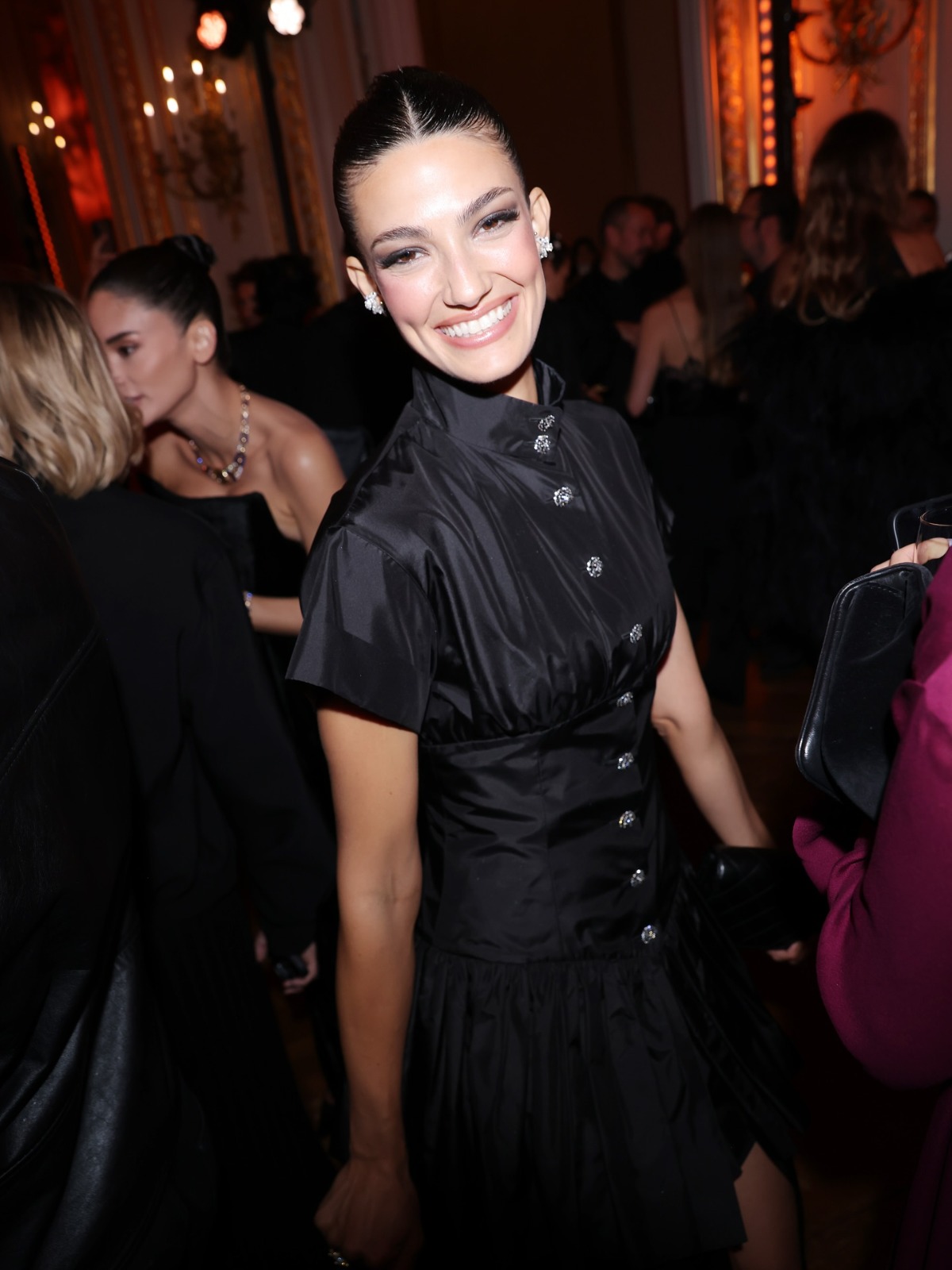 تارا عماد (2)