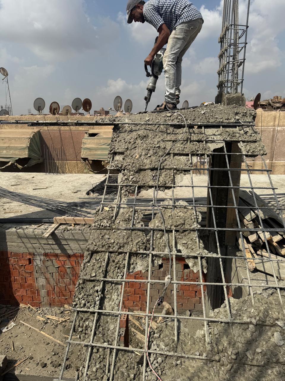 محافظة الجيزة تزيل 4 حالات بناء مخالف فى الوراق وكرداسة (7)