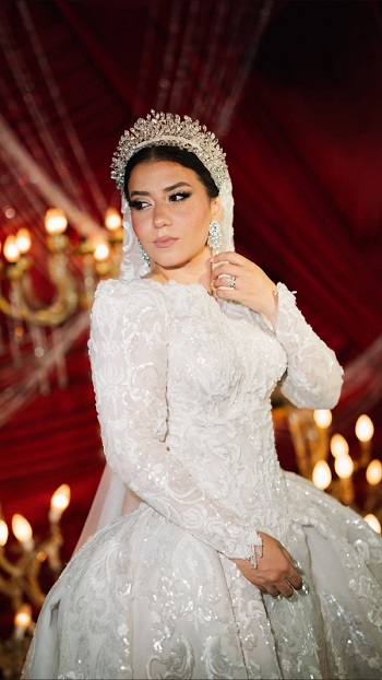 دينا هشام في حفل زفافها