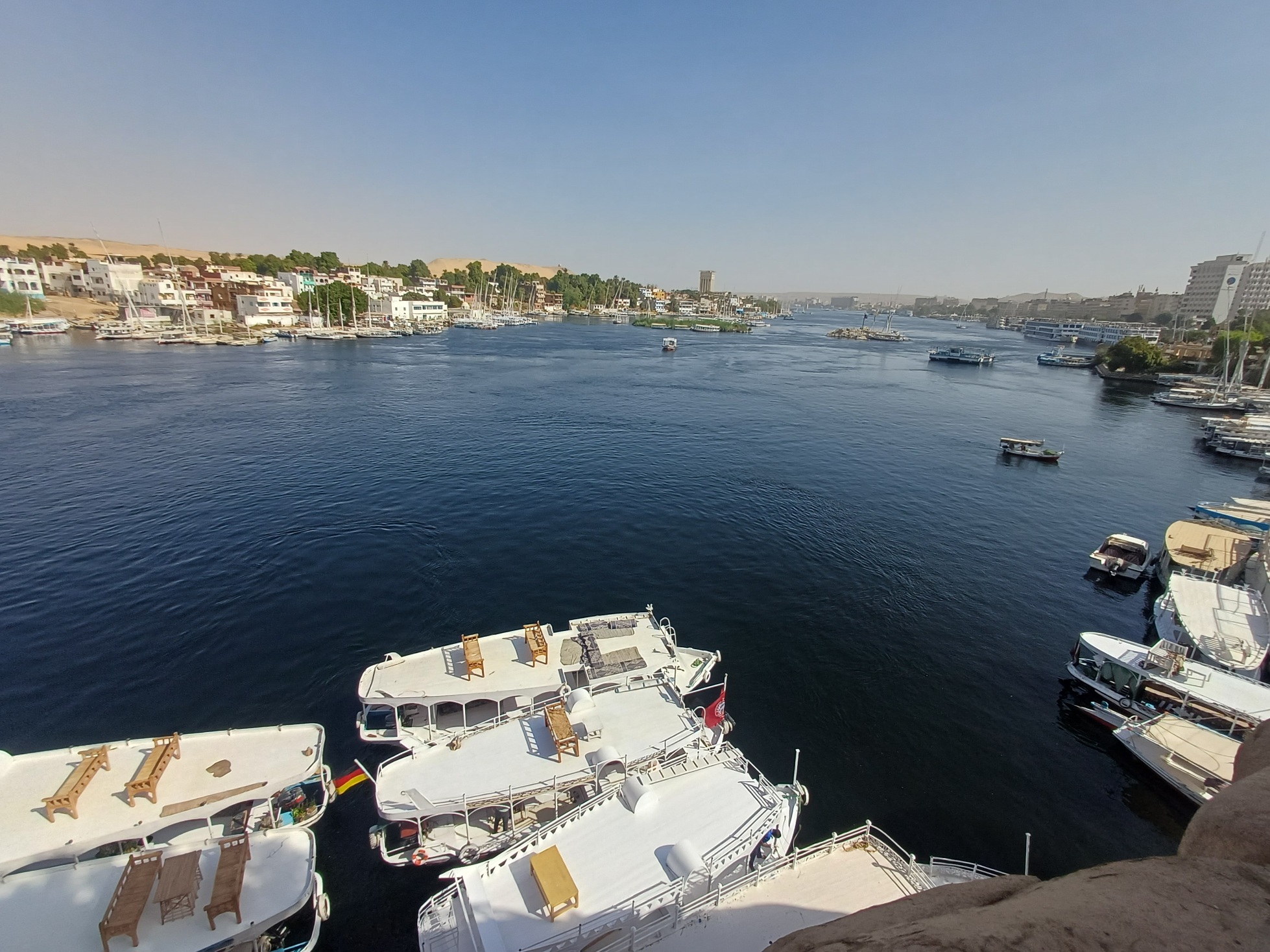 مجرى النيل فى أسوان مجرى النيل فى أسوان