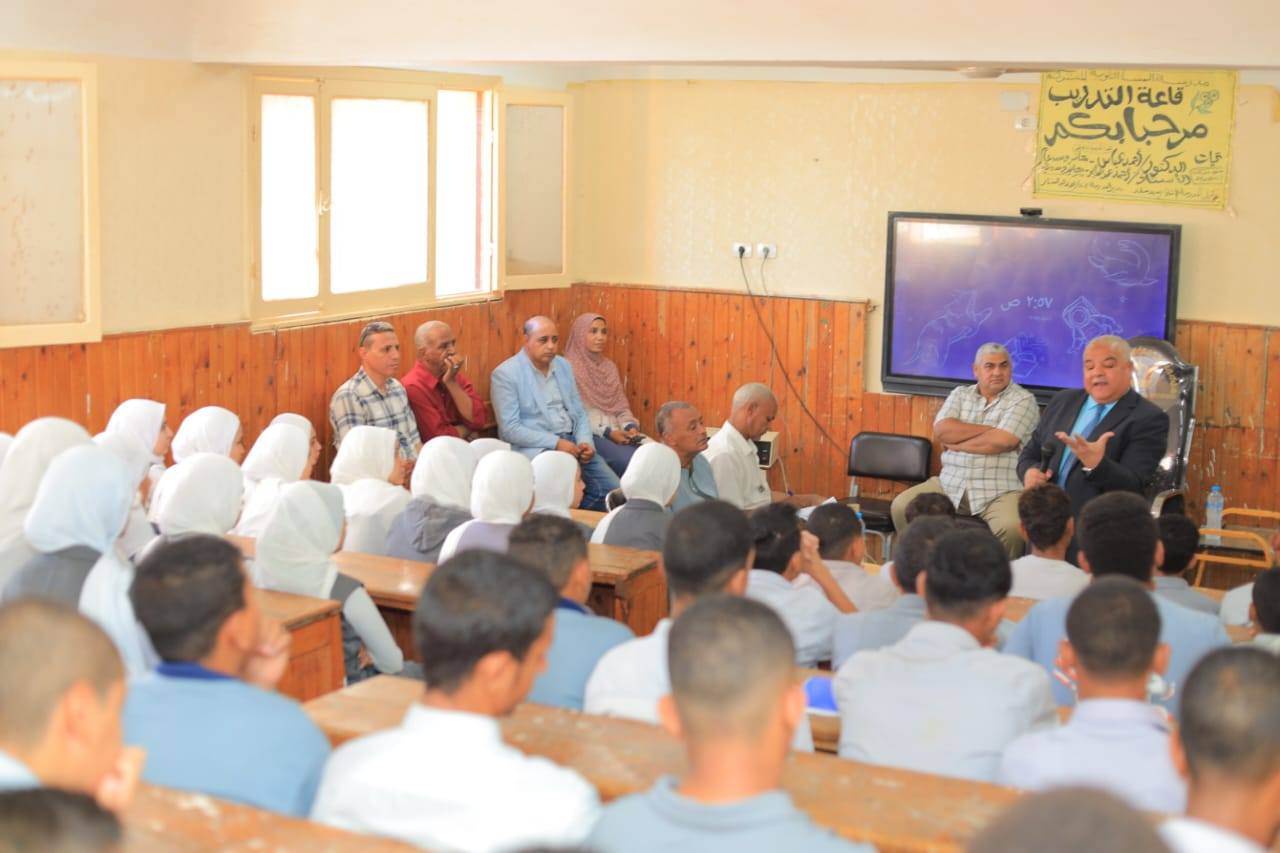 لعقد لقاء مفتوح مع طلاب الثانوية العامة حول نظام البكالوريا بالأقصر لعقد لقاء مفتوح مع طلاب الثانوية العامة حول نظام البكالوريا بالأقصر