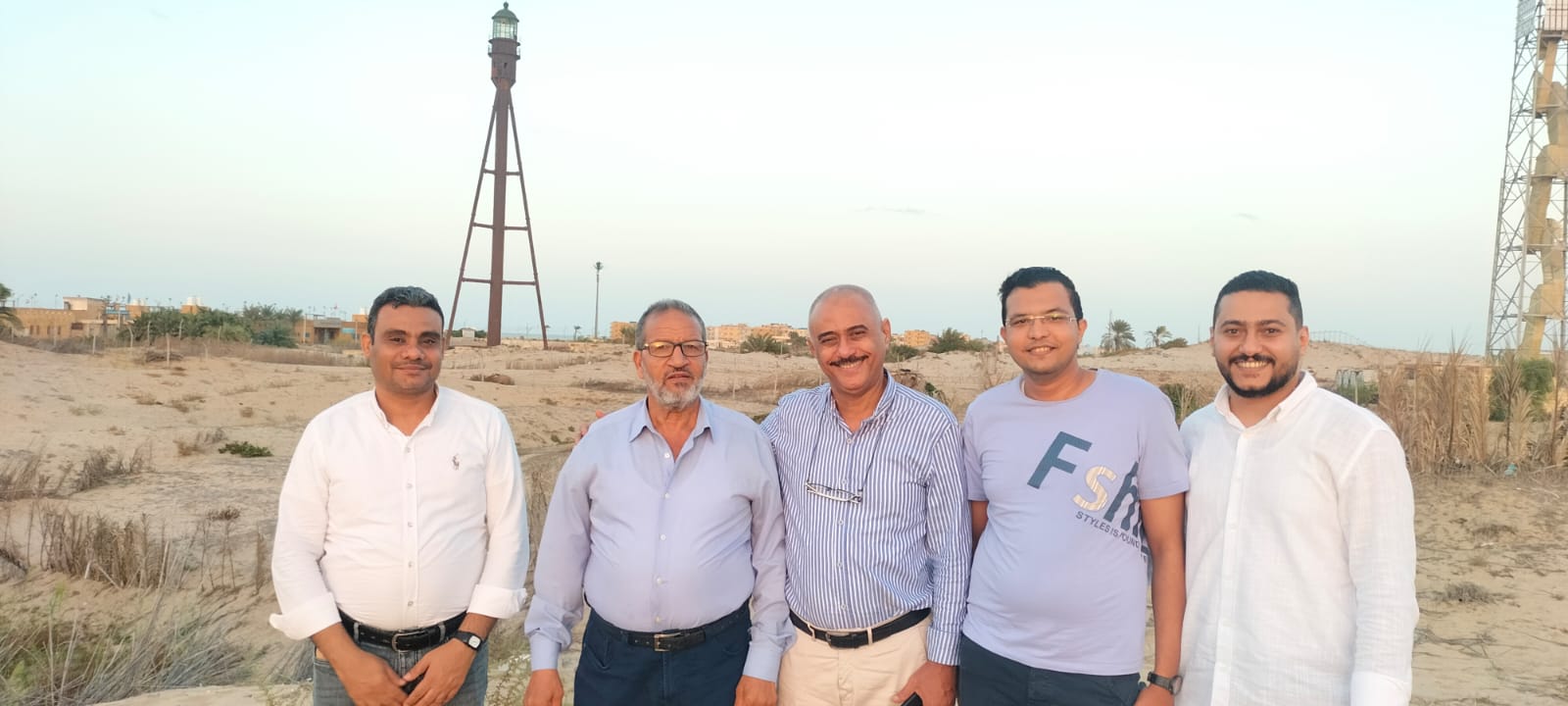 عبده الشريف ومعلمه عبد الحليم القصيبي في رحلة بمصيف بلطيم