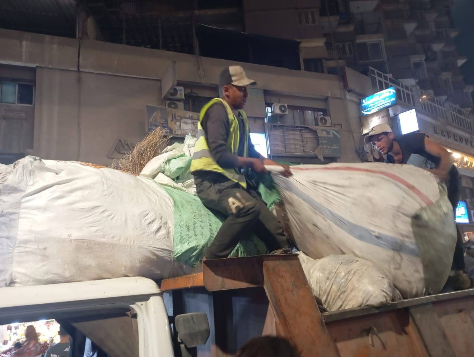 ضبط الفريزة والعربات الكارو بشارع فيصل نطاق بولاق الدكرور والعمرانية (7)