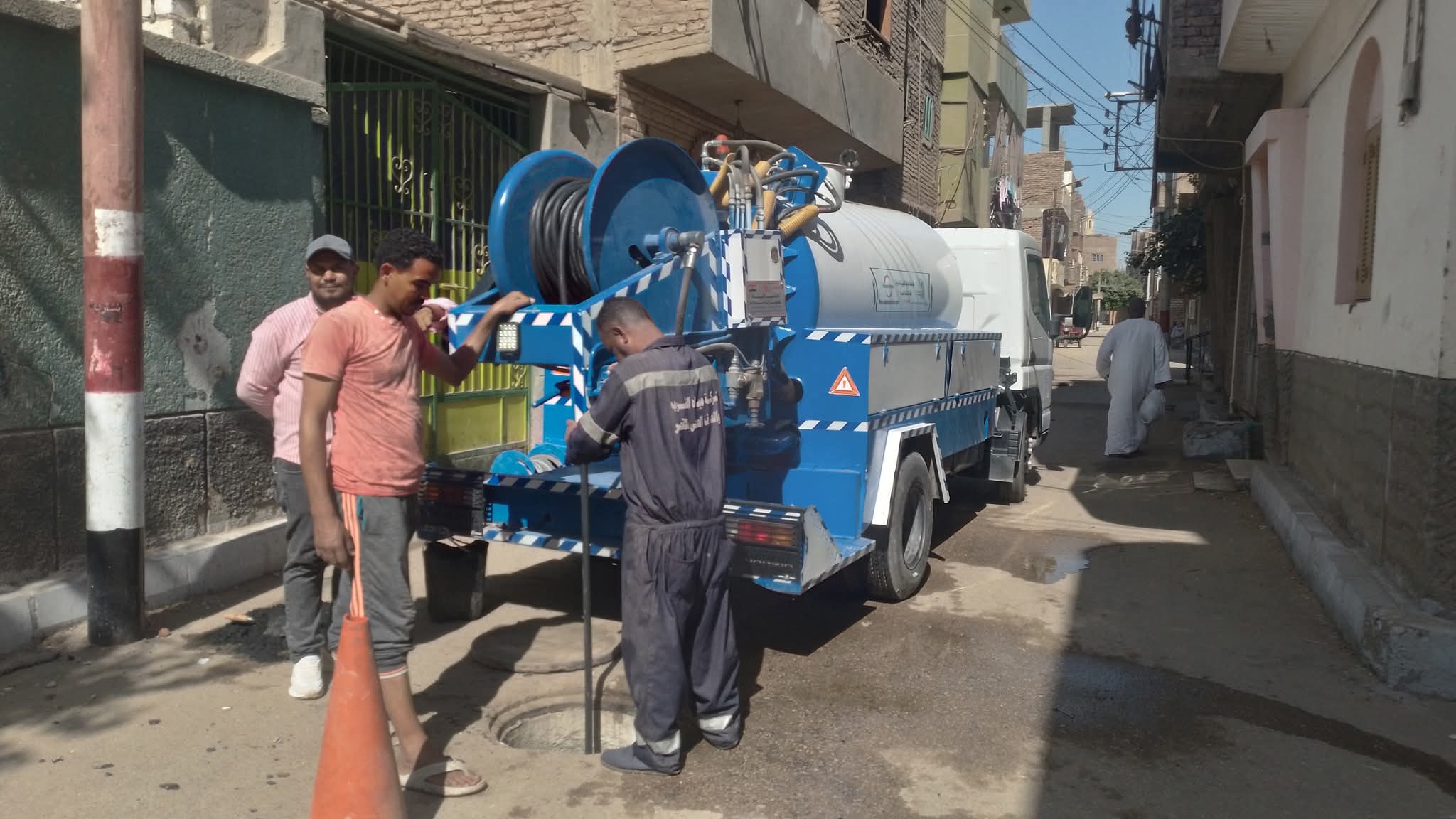 خطة تطهير شبكات ومطابق الصرف الصحي بمدينة البياضية قبل الشتاء