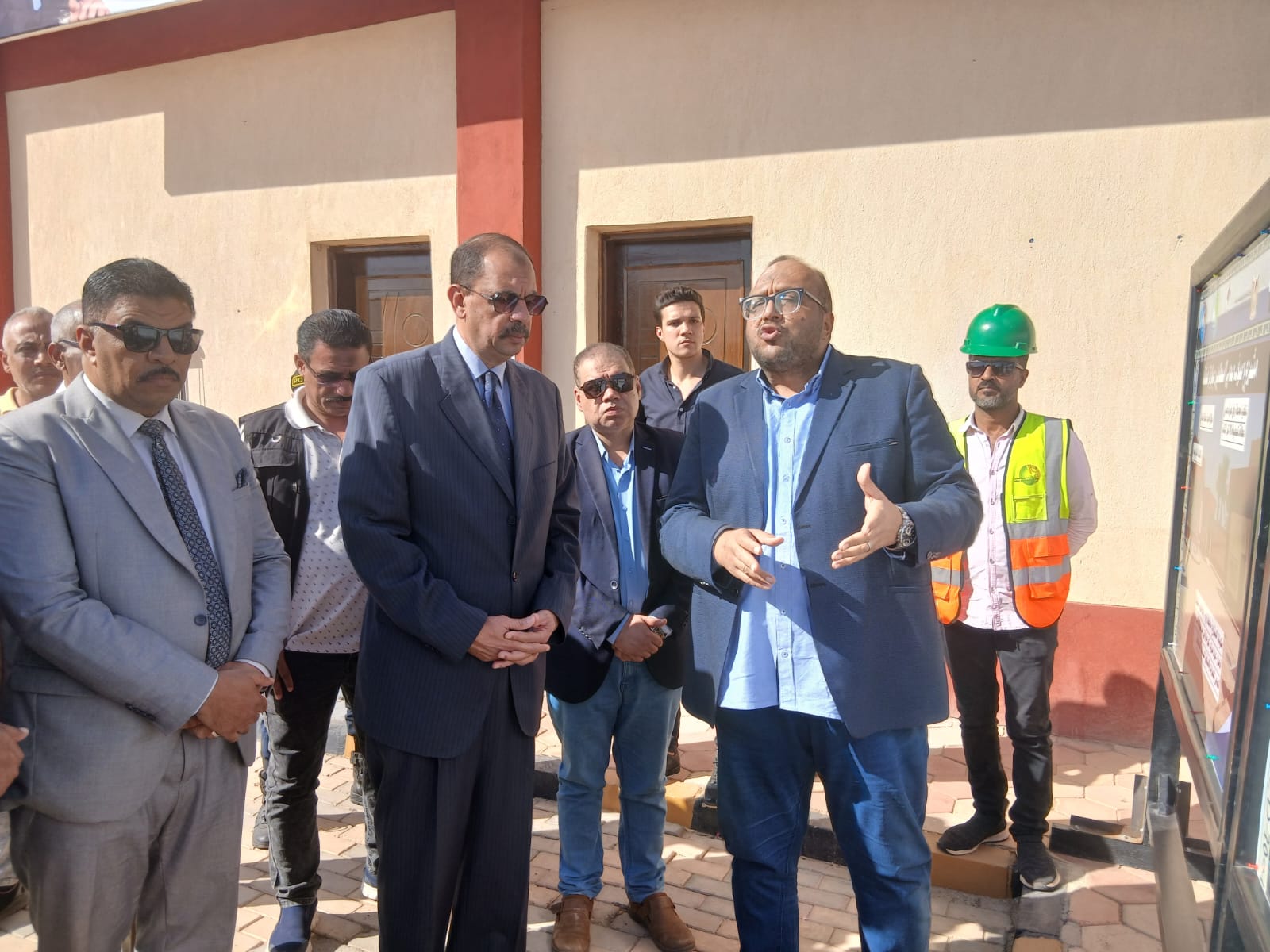 محافظ سوهاج يفتتح اليوم محطة رفع صرف صحى السماكين (6)