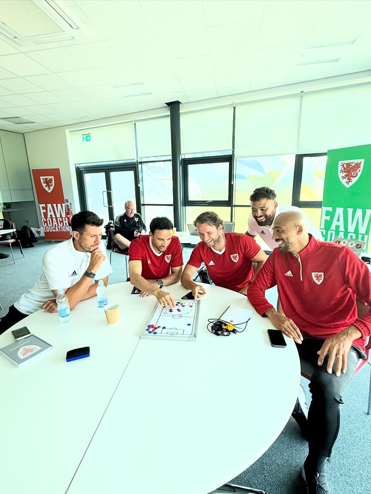 جدو يحصل على رخصة التدريب يويفا B (6)