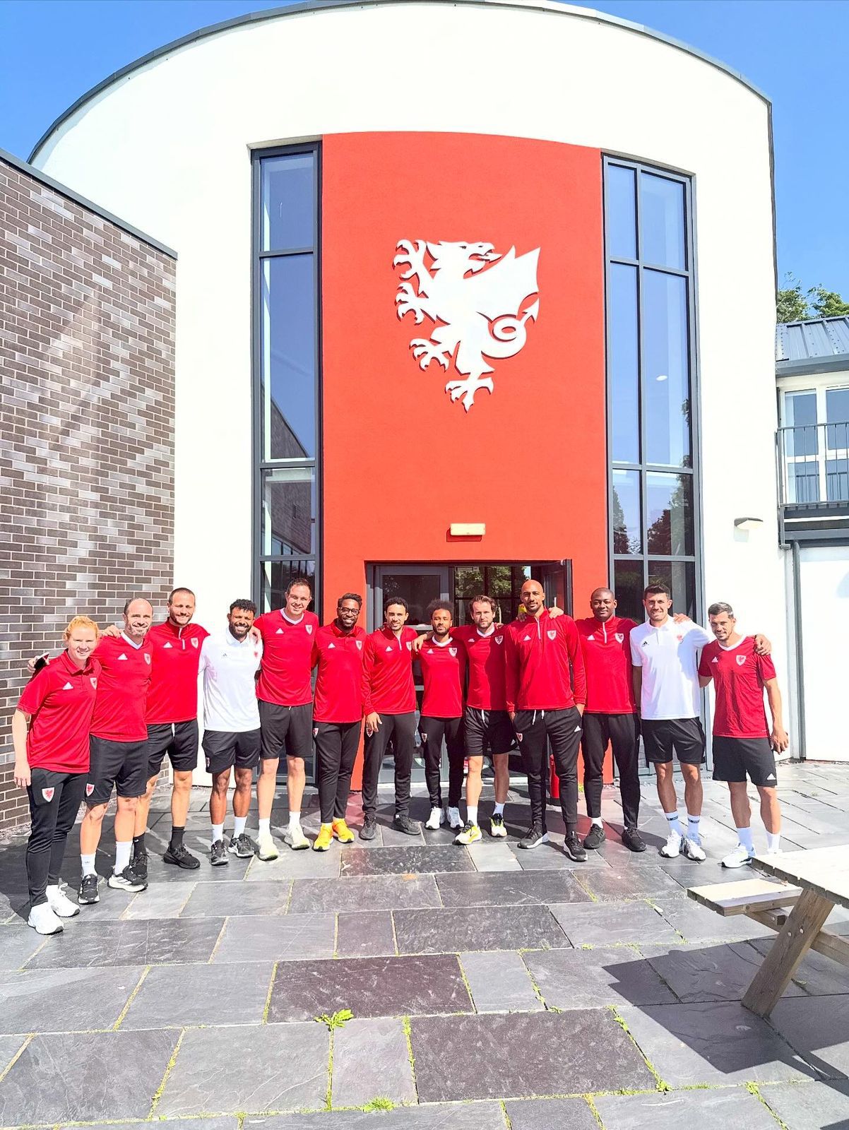 جدو يحصل على رخصة التدريب يويفا B (1)