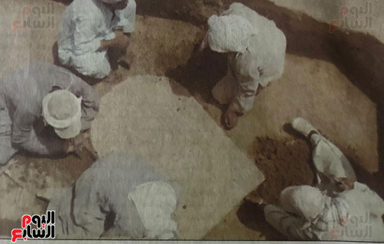 مشهد-للحظات-الكشف-عن-اللوحة-بالكرنك مشهد-للحظات-الكشف-عن-اللوحة-بالكرنك