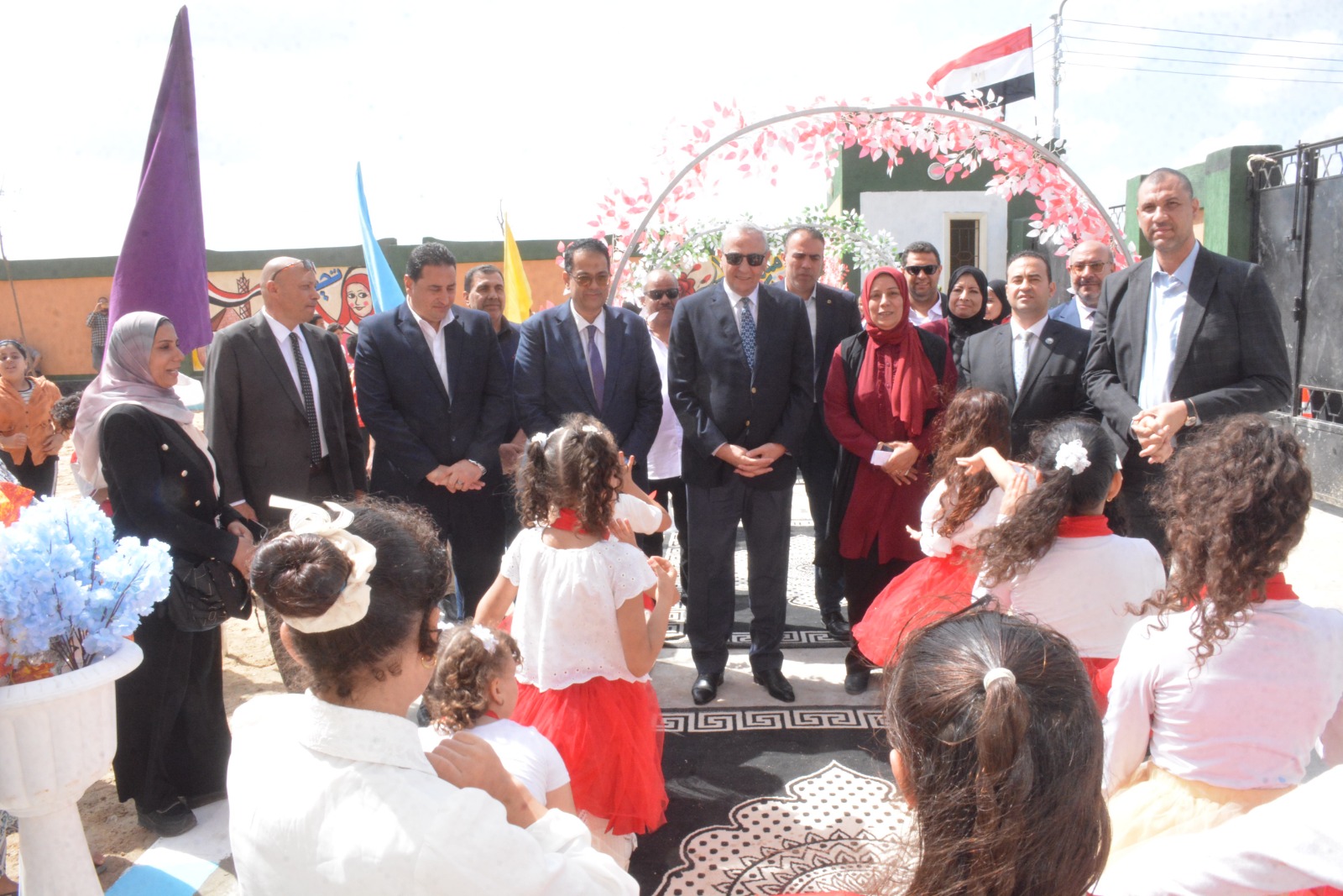 المحافظ يفتتح مدرسة الفرستق المحافظ يفتتح مدرسة الفرستق