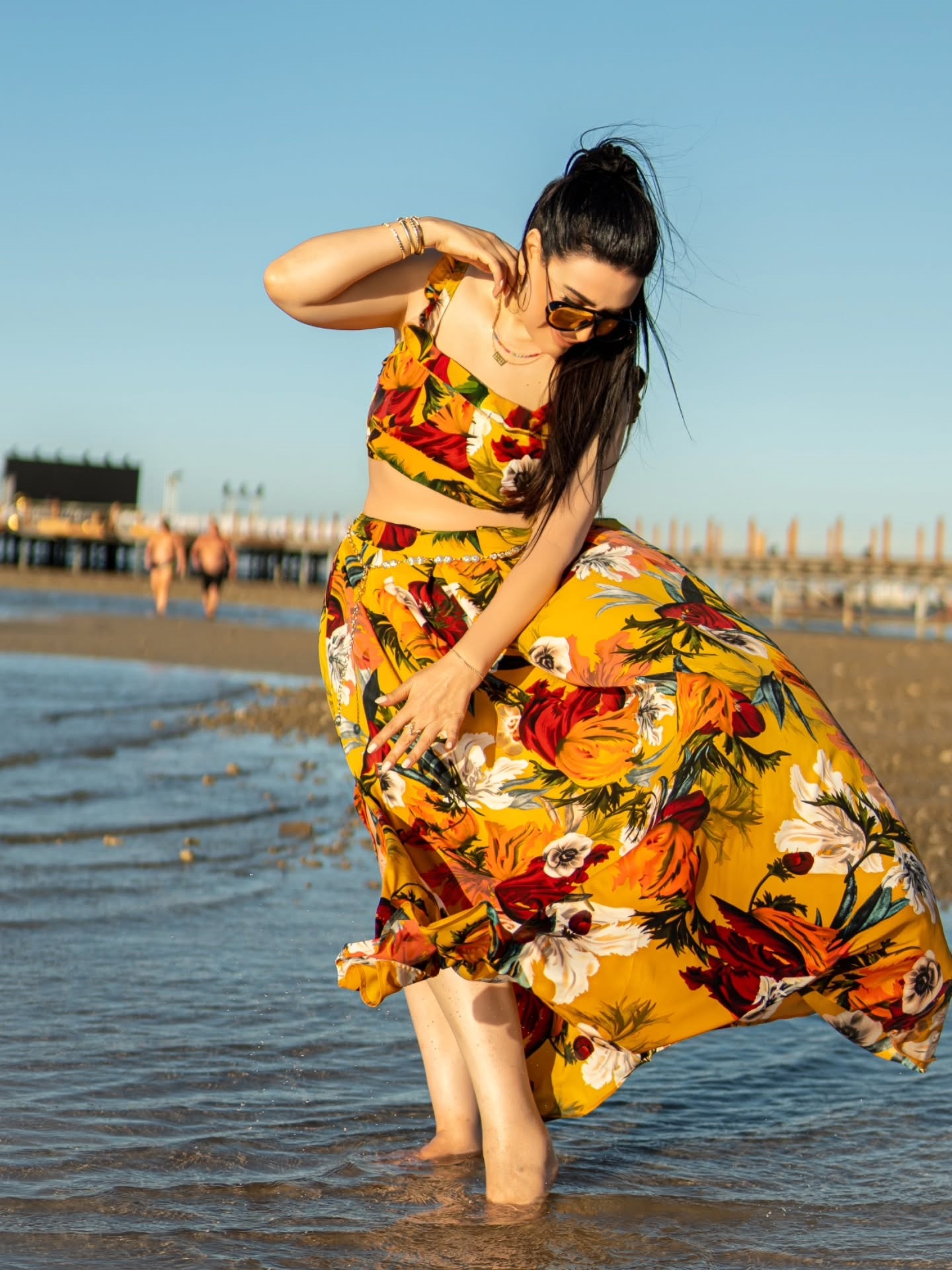 عبير صبرى باطلالة صيفية على البحر