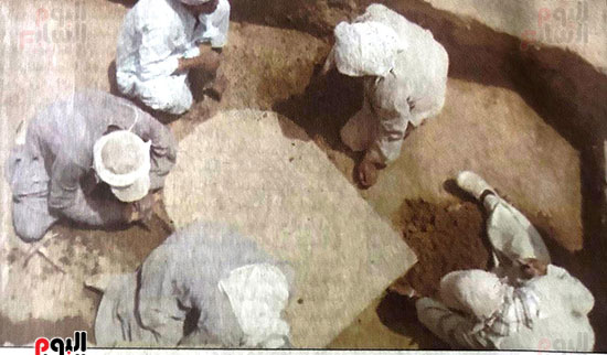 مشهد-للحظات-الكشف-عن-اللوحة-بالكرنك