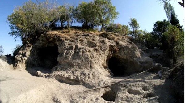 كهف مخصص للمعبودة الخصوبة فى تركيا كهف مخصص للمعبودة الخصوبة فى تركيا