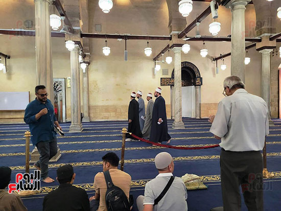 صلاة الجنازة عقب الظهر على الدكتور احمد عمر هاشم (2)