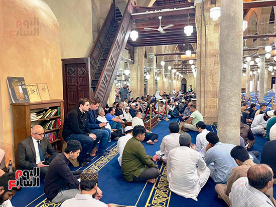 صلاة الجنازة عقب الظهر على الدكتور احمد عمر هاشم (3)