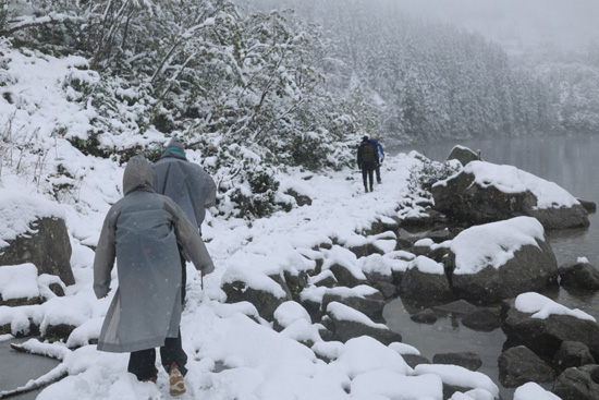 الشتاء يفرض سيطرته على بولندا بتساقط الثلوج وحرارة تسجل 3 درجات مئوية  (5)