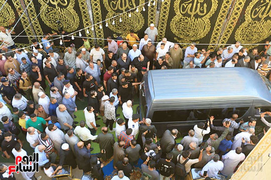 وصول جثمان الدكتور أحمد عمر هاشم وصول جثمان الدكتور أحمد عمر هاشم