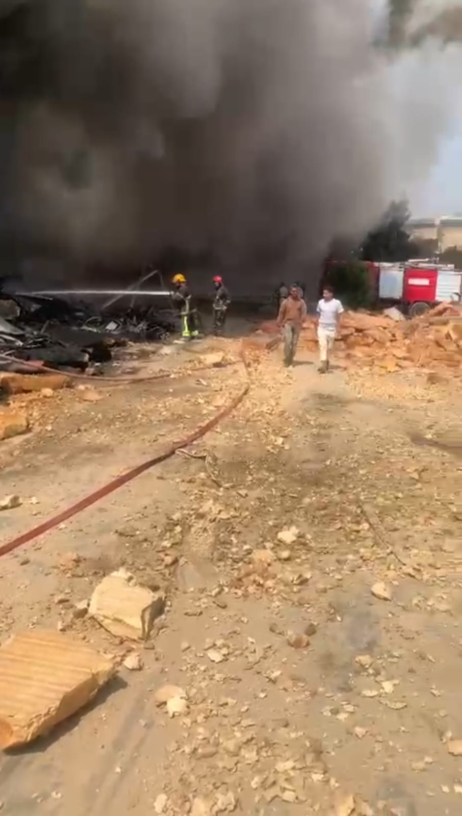 اندلاع حريق داخل ورشة خراطة فى البساتين (3)