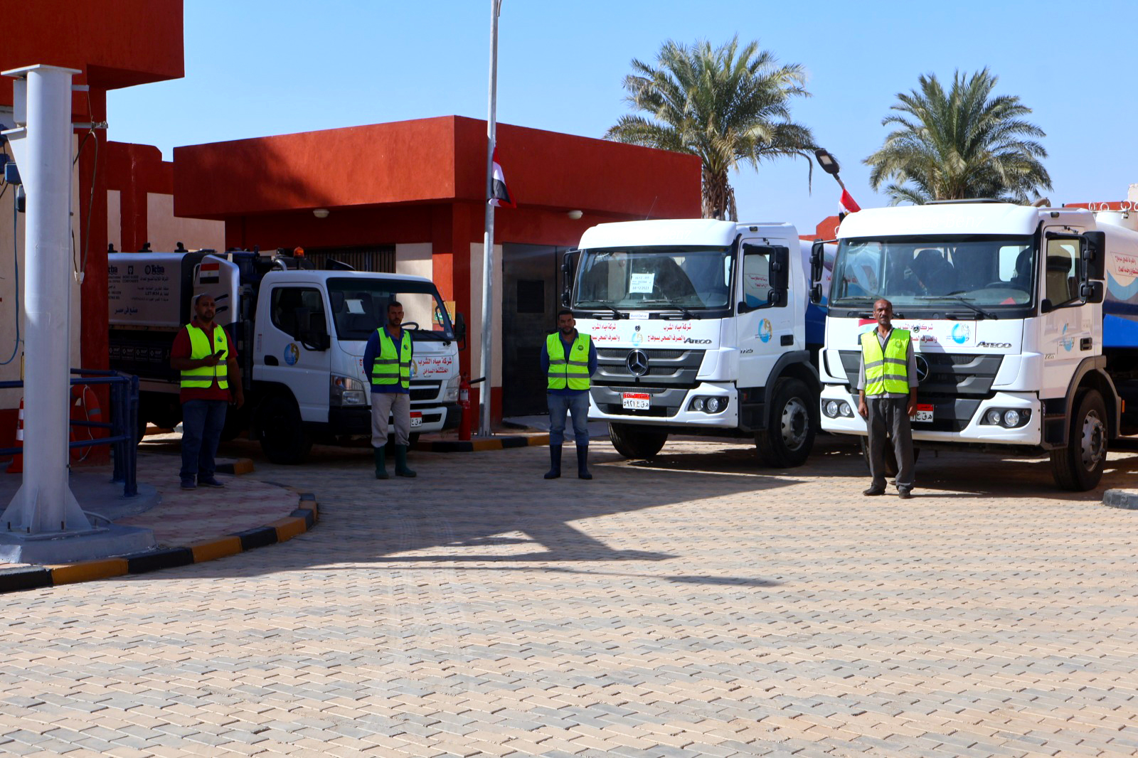 تطوير خدمات الصرف الصحى بالسماكين فى سوهاج (4)