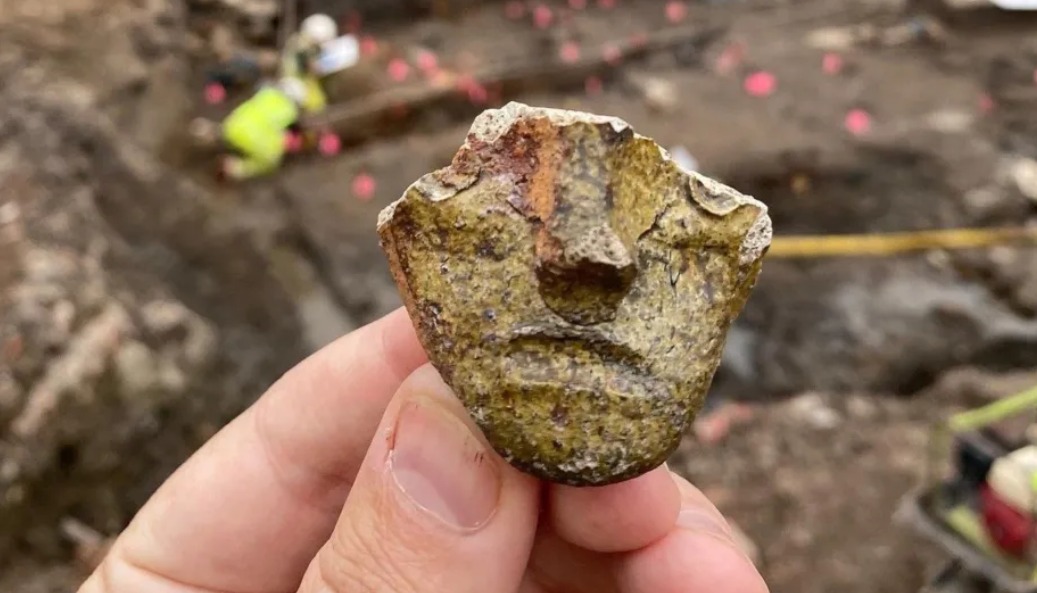 بقايا فخار بقايا فخار