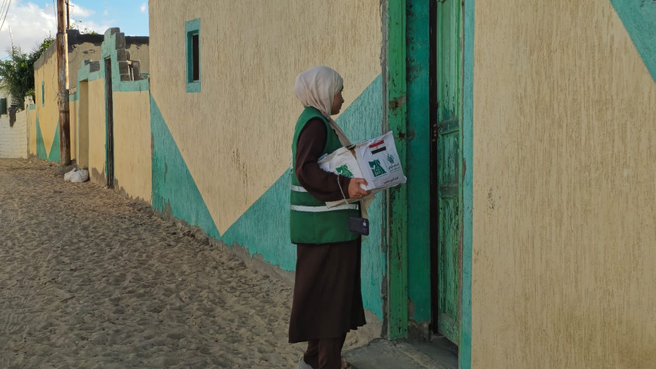 مصر الخير تواصل قوافل المساعدات غذائية لأهالي الشهداء والمصابين في شمال سيناء (7)