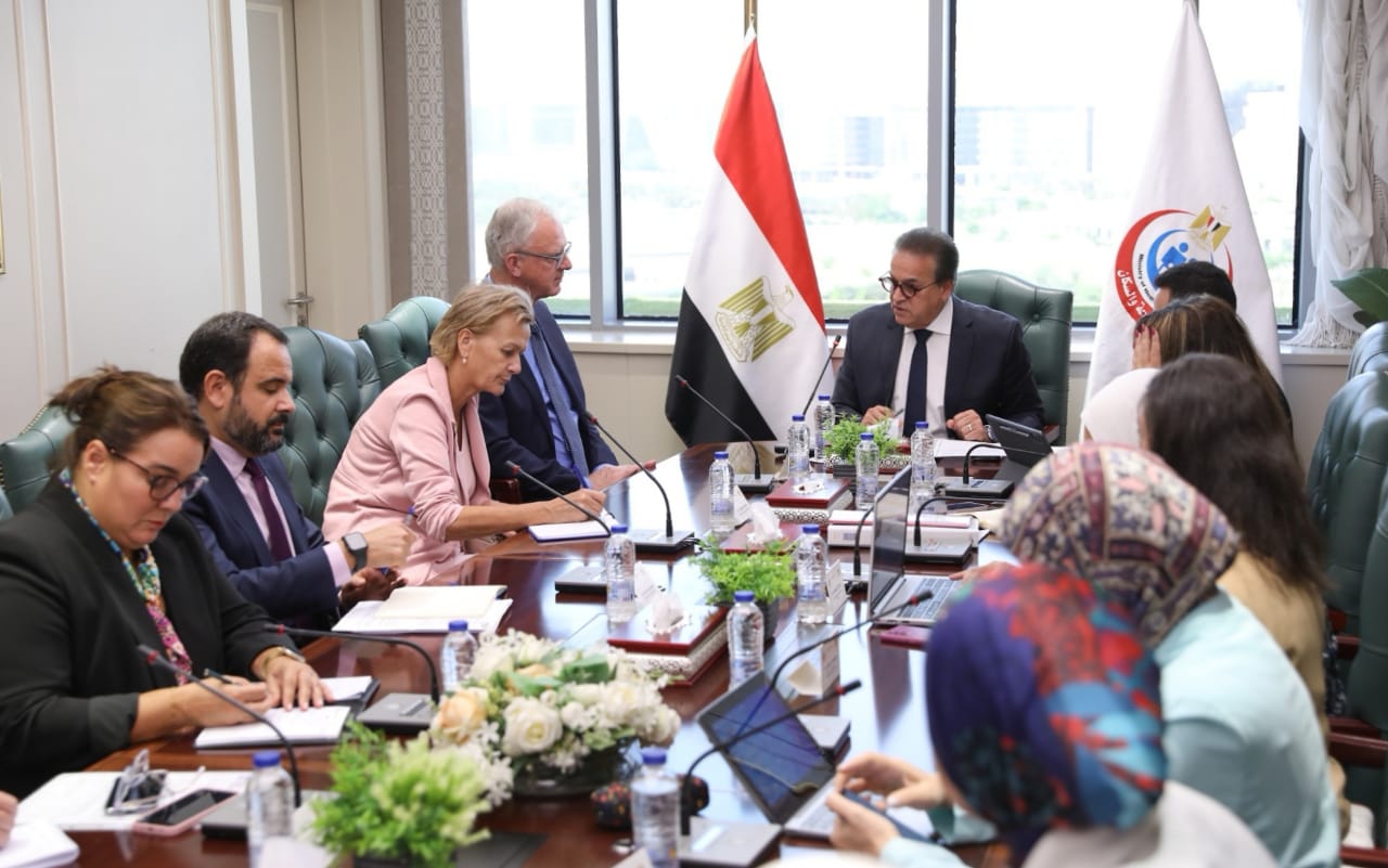 جانب من المقابلة بين وزير الصحة و المدير التنفيذي لوكالة الاتحاد الأوروبي للمخدرات